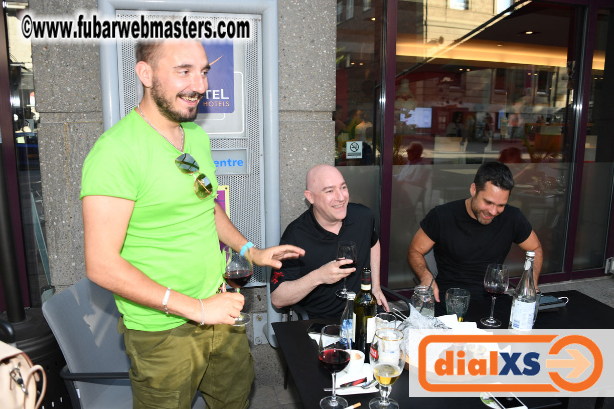 Monday Night Gathering of the Early Arrivals