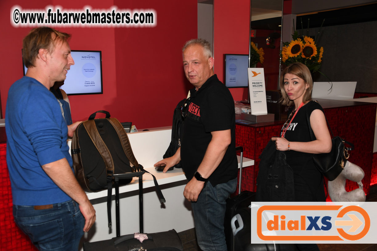 Monday Night Gathering of the Early Arrivals