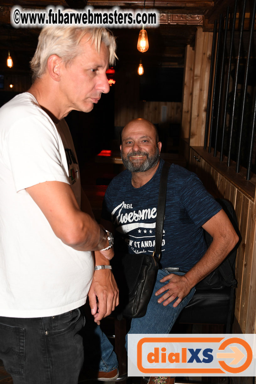 Monday Night Gathering of the Early Arrivals