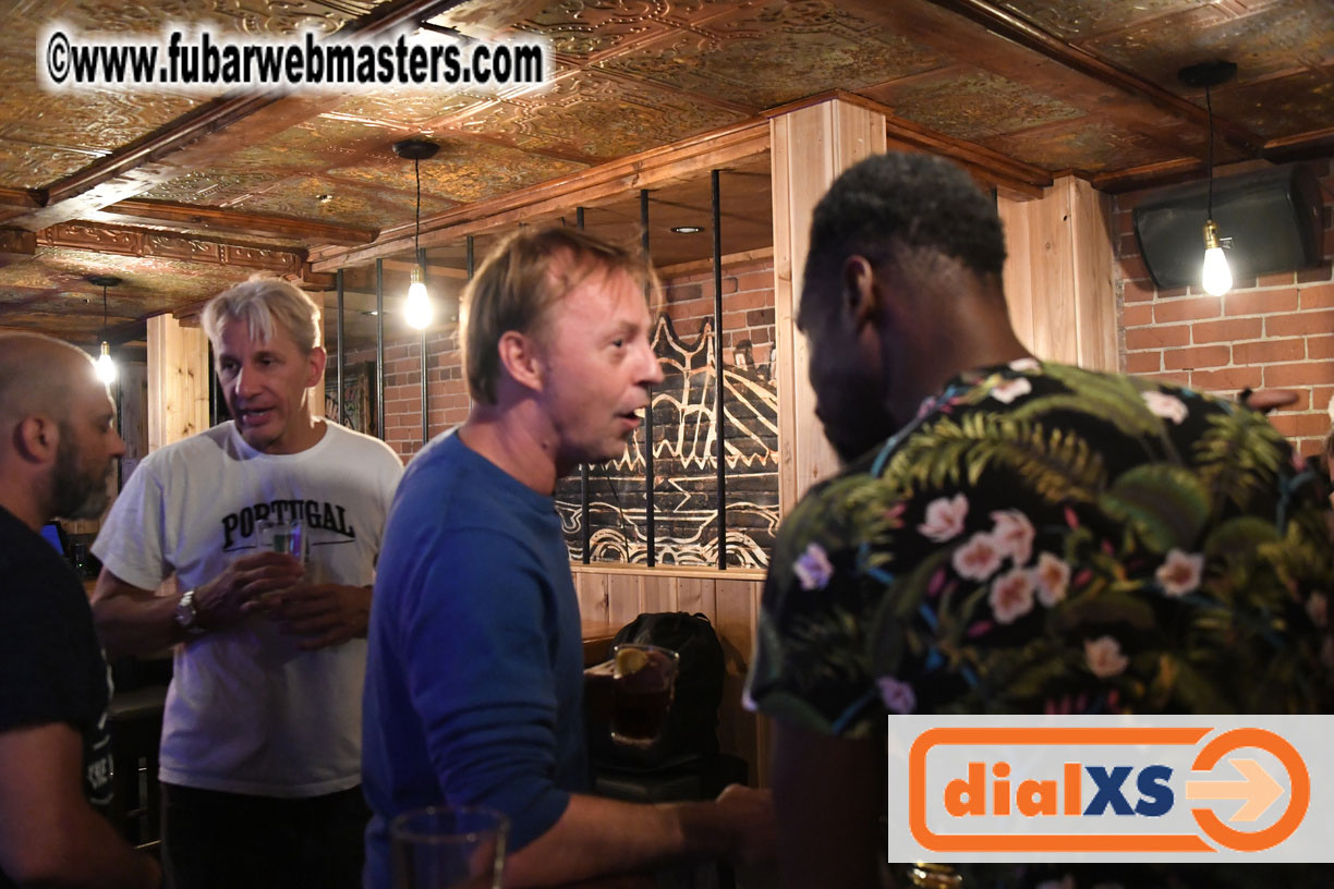 Monday Night Gathering of the Early Arrivals