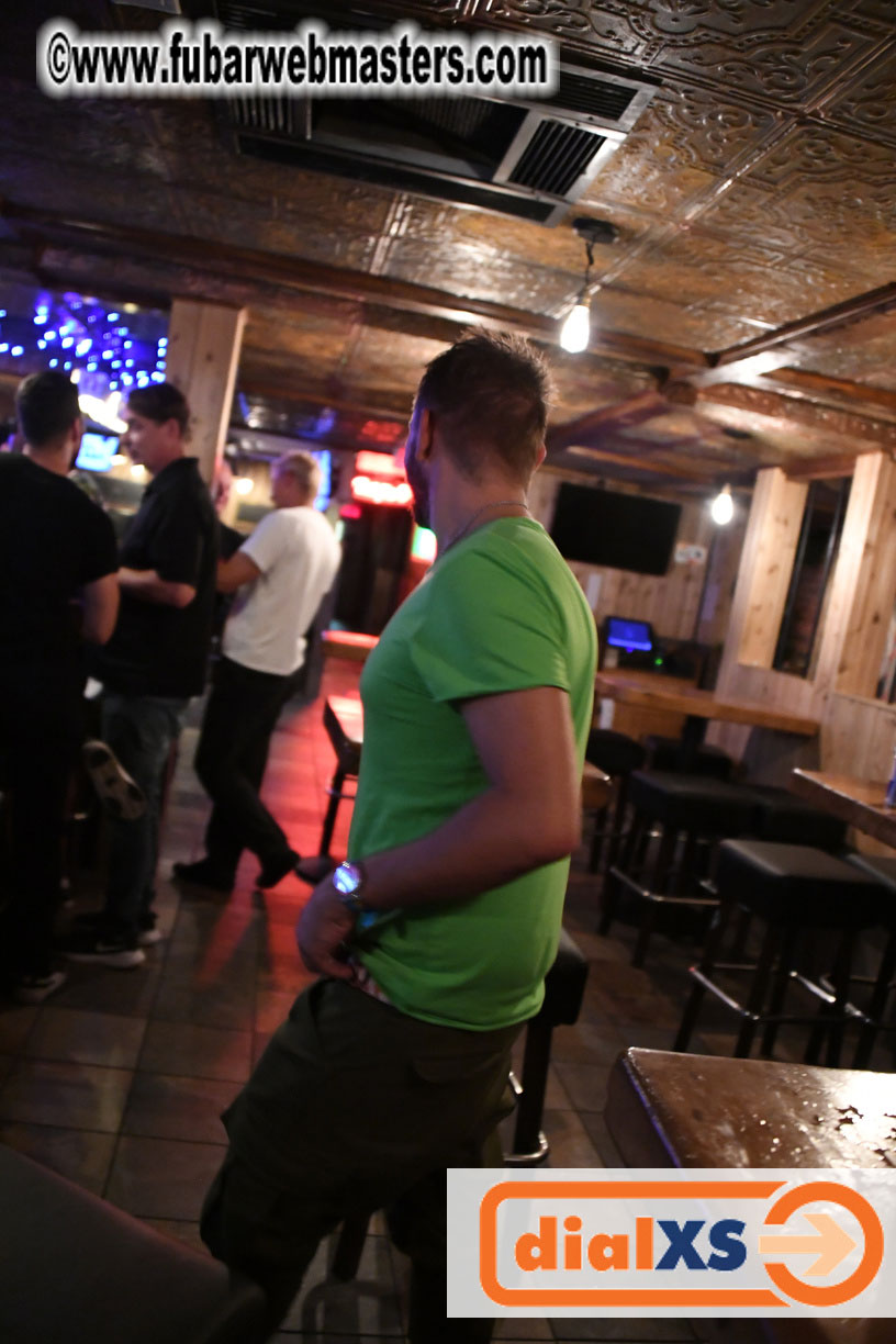 Monday Night Gathering of the Early Arrivals