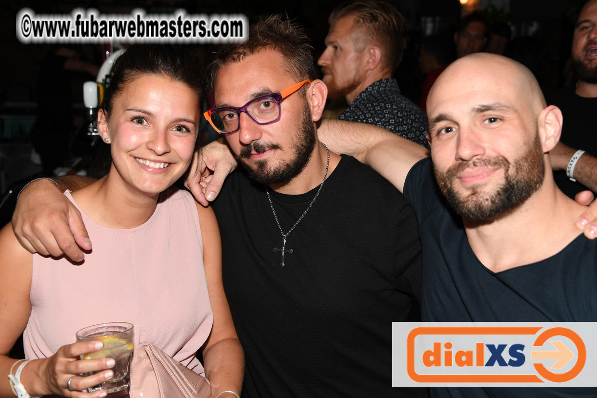 Good Vibes - Qwebec Wednesday Night Party