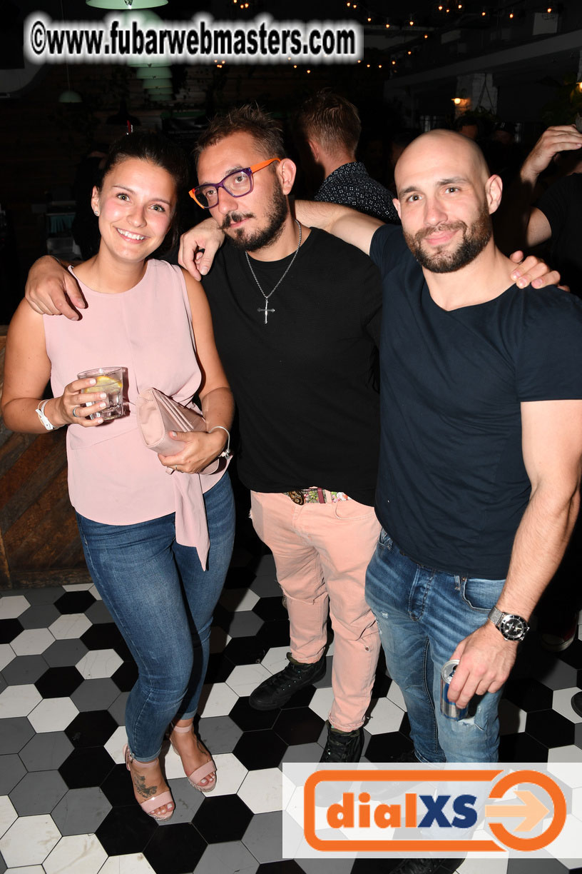 Good Vibes - Qwebec Wednesday Night Party