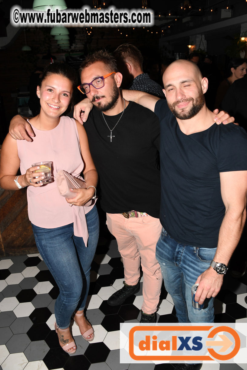 Good Vibes - Qwebec Wednesday Night Party