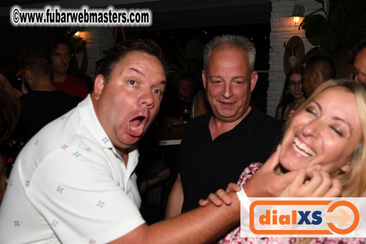 Good Vibes - Qwebec Wednesday Night Party