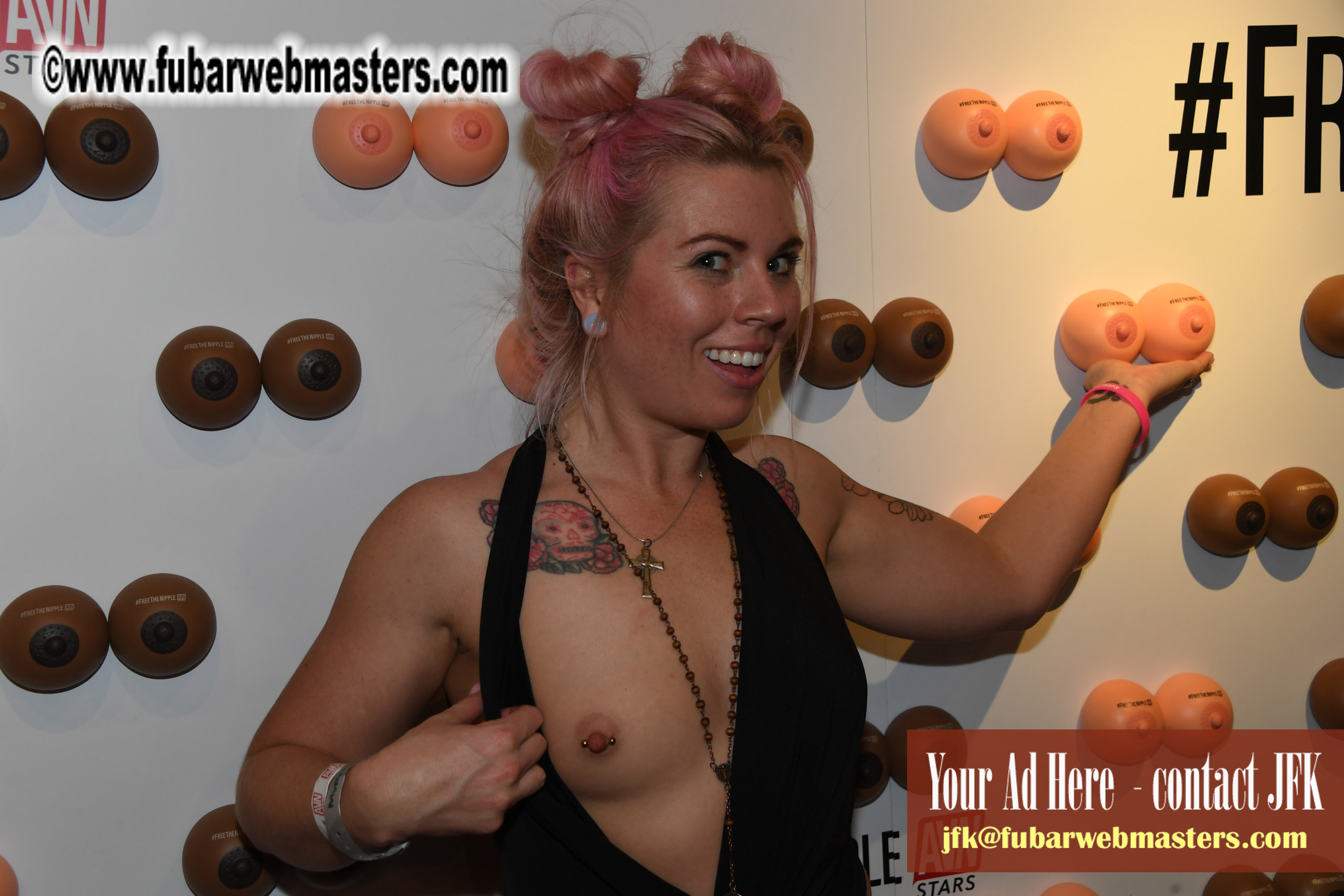 AVN Stars Happy Hour