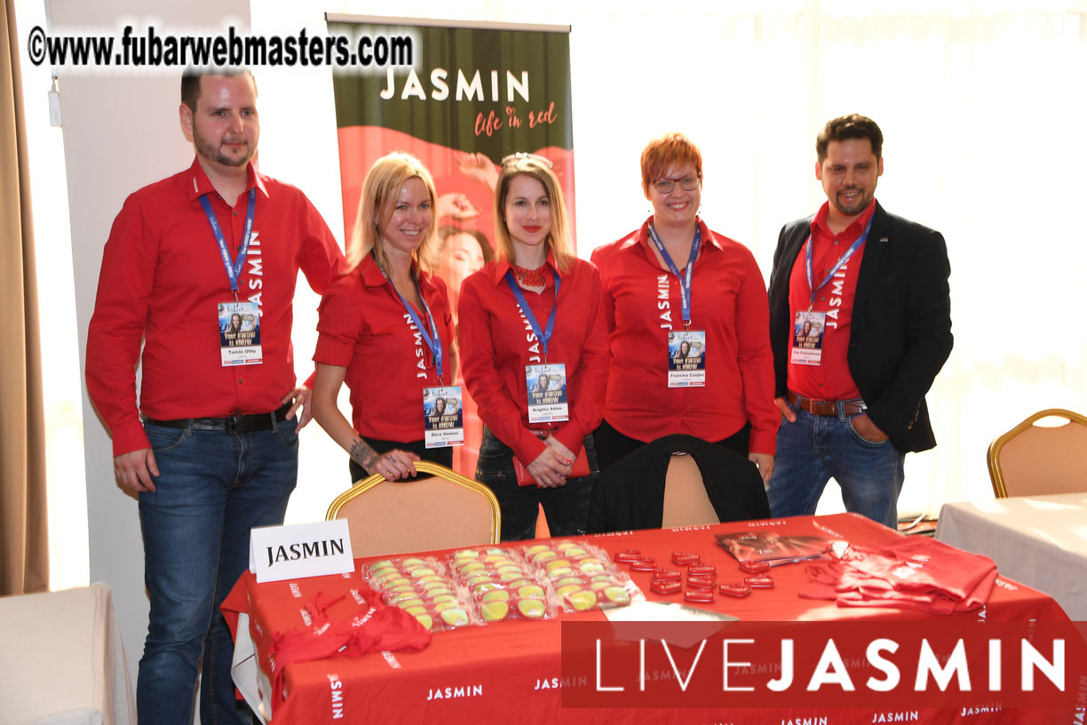 AWSUMMIT??s Meet Market