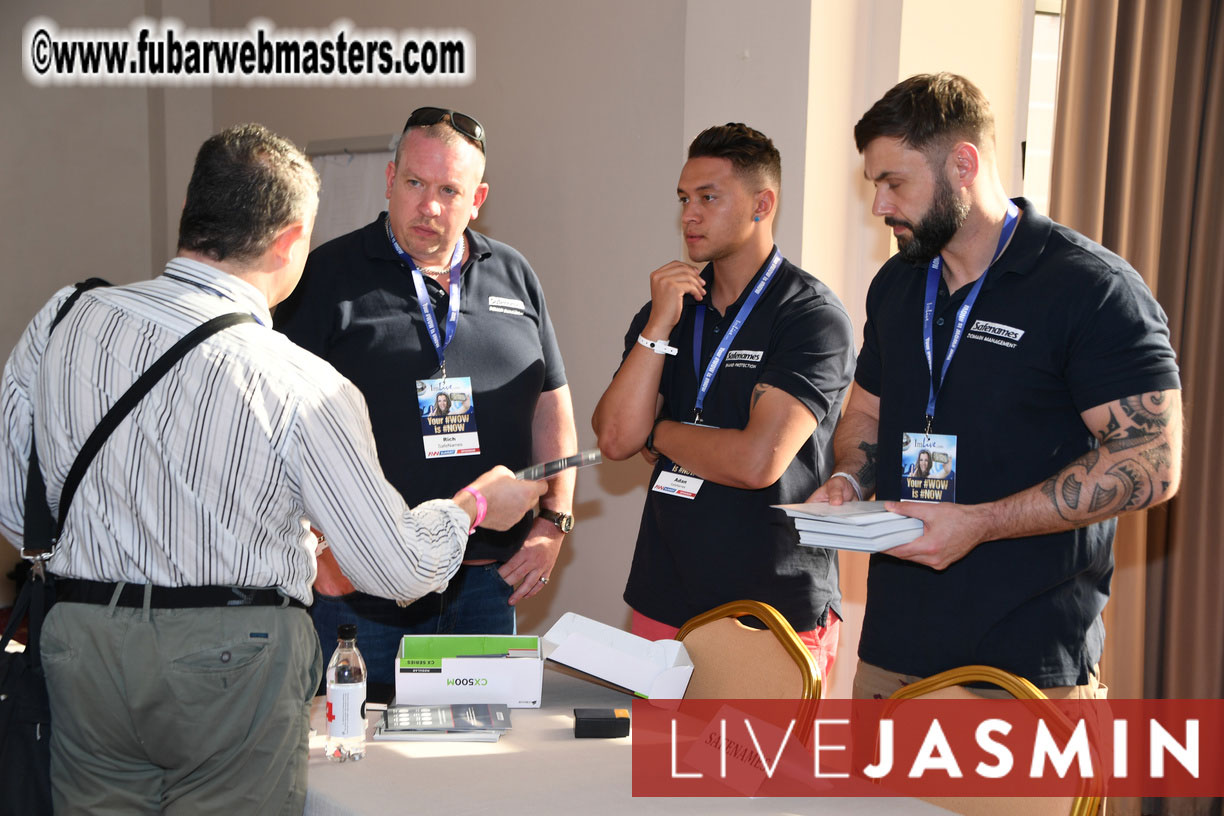 AWSUMMIT??s Meet Market