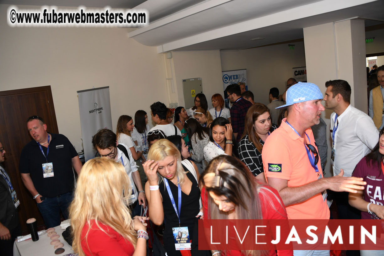 AWSUMMIT??s Meet Market