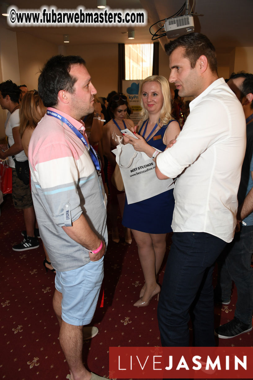 AWSUMMIT??s Meet Market