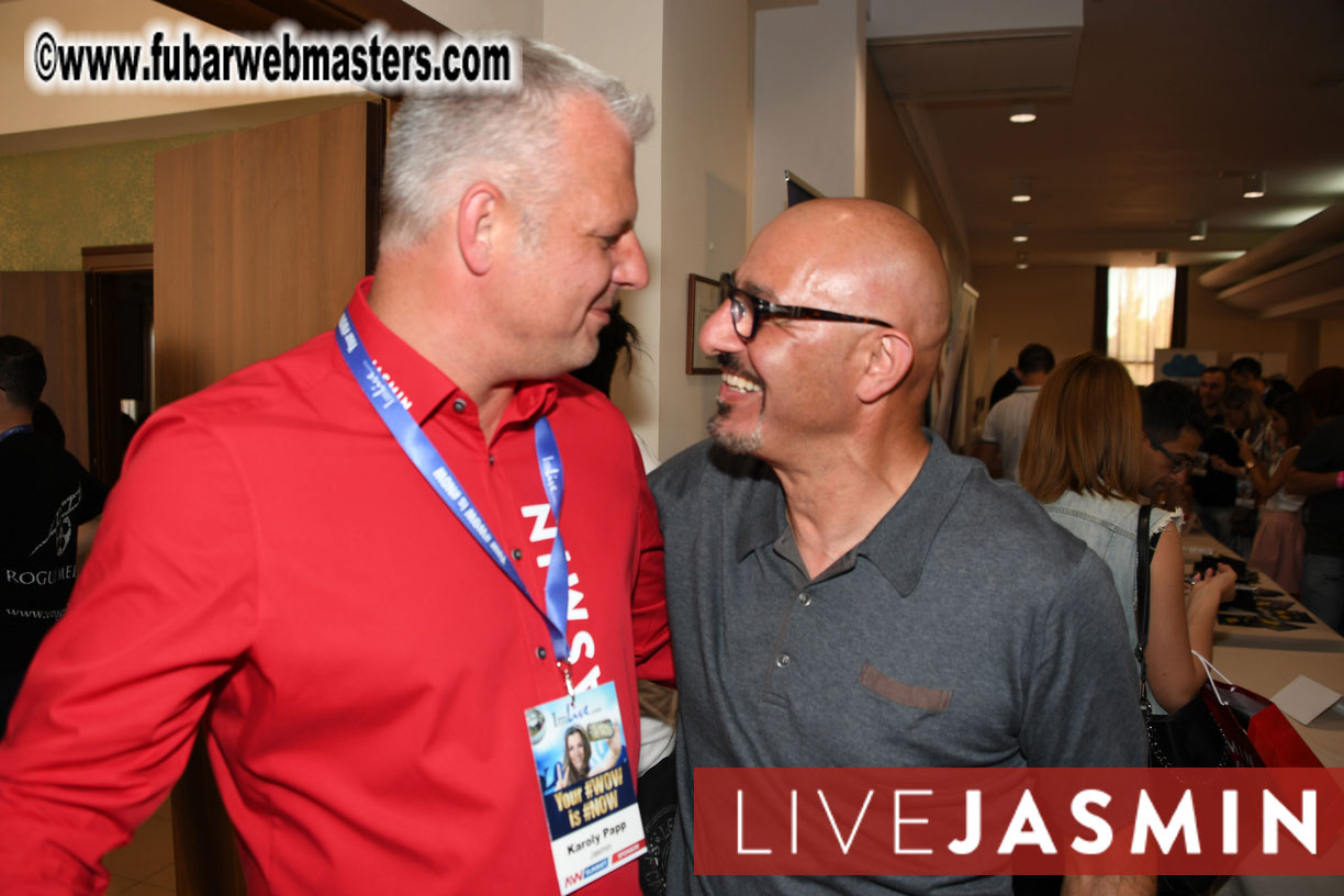 AWSUMMIT??s Meet Market