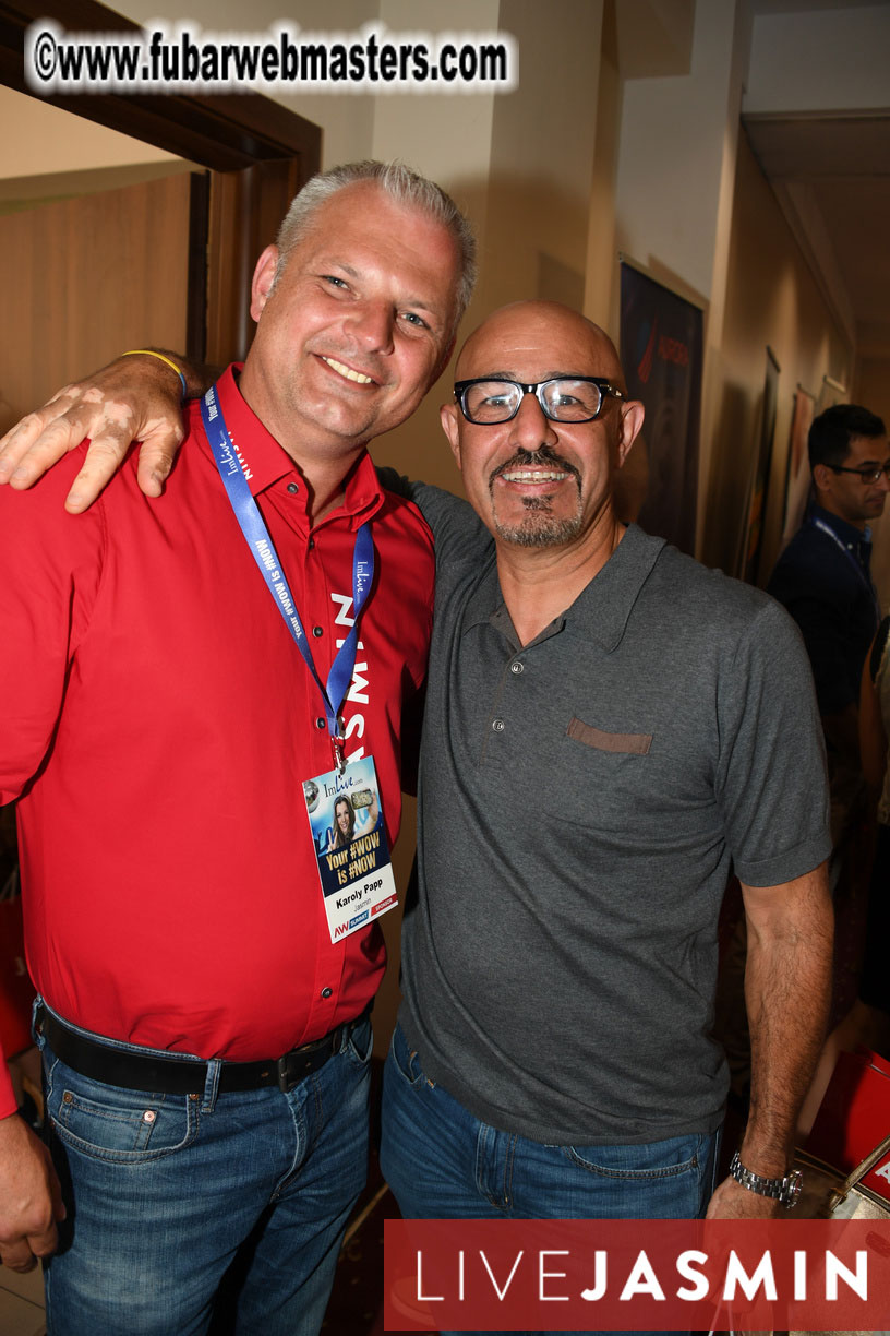 AWSUMMIT??s Meet Market