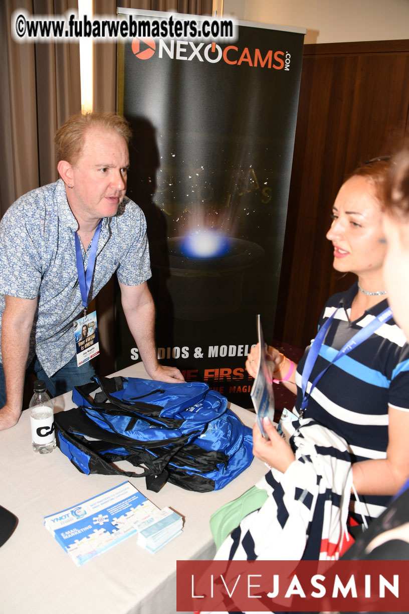 AWSUMMIT??s Meet Market