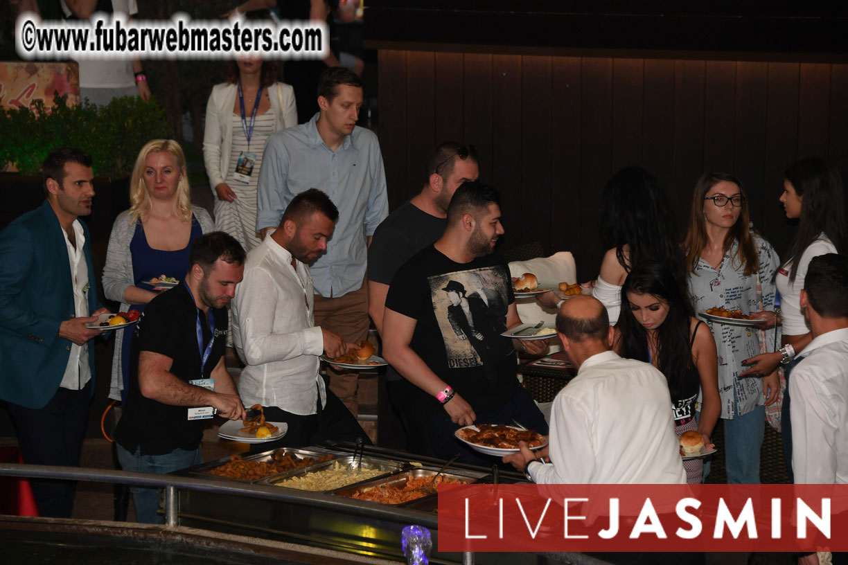 SkyPrivate??s Mix and Mingle Welcome Dinner