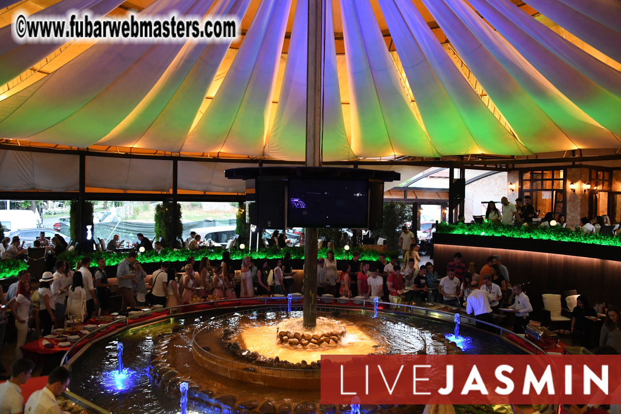 SkyPrivate??s Mix and Mingle Welcome Dinner