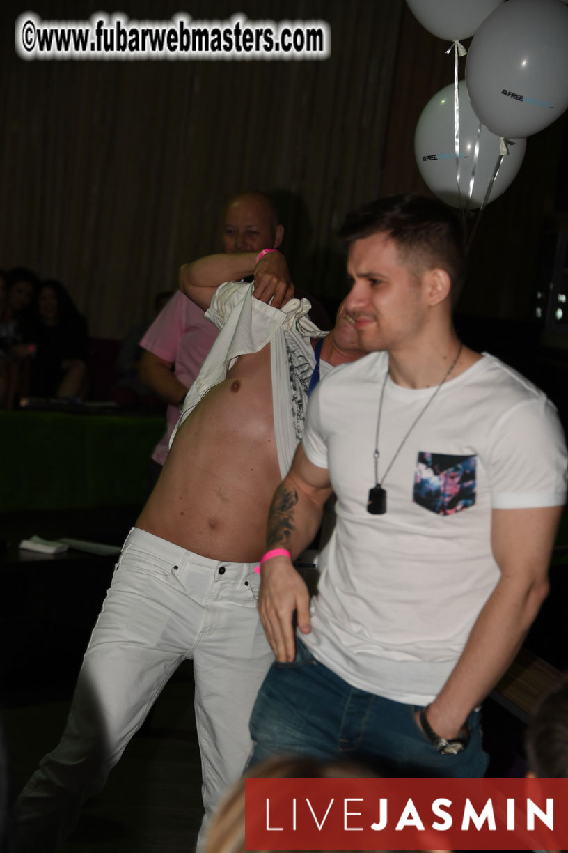 FreeWebCams White Party