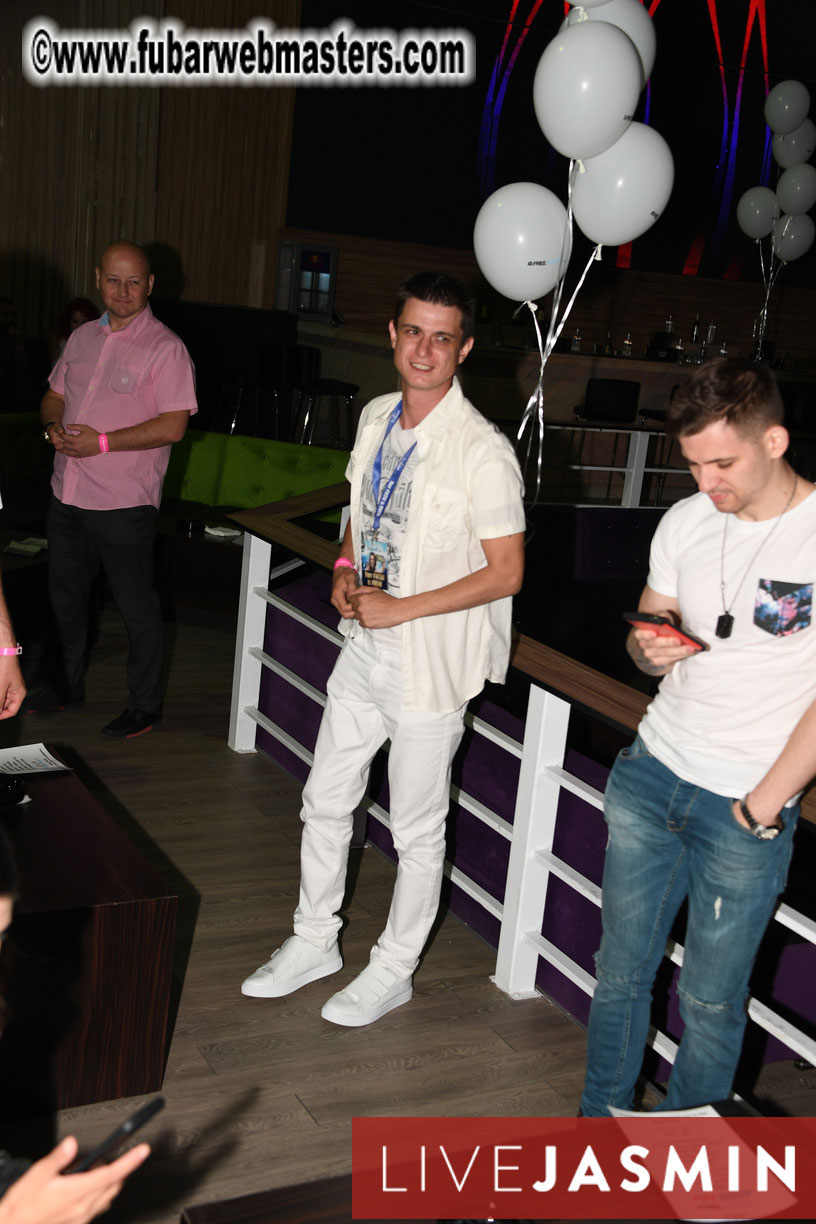 FreeWebCams White Party