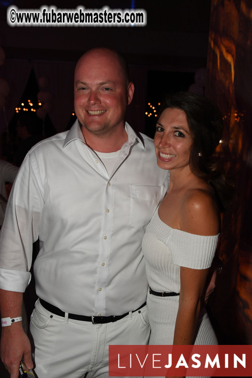 FreeWebCams White Party