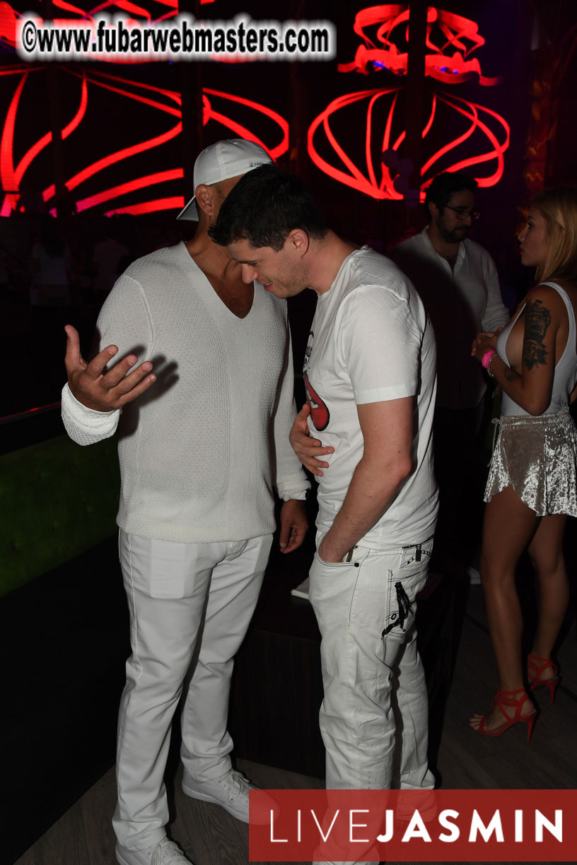 FreeWebCams White Party