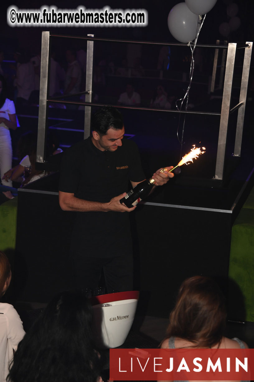 FreeWebCams White Party