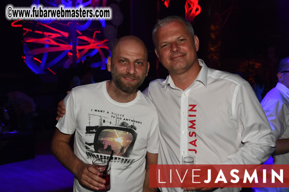 FreeWebCams White Party