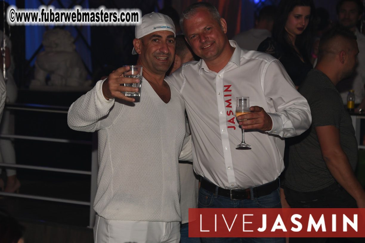 FreeWebCams White Party