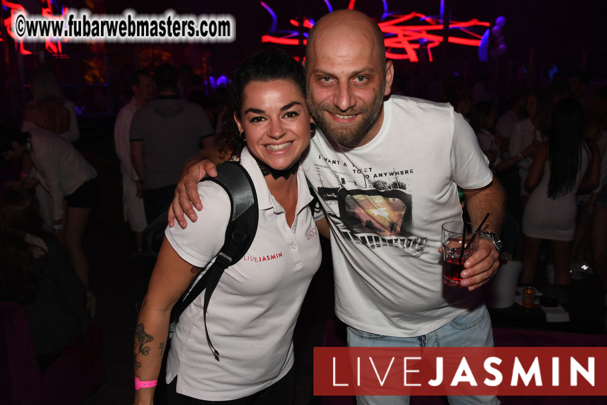 FreeWebCams White Party