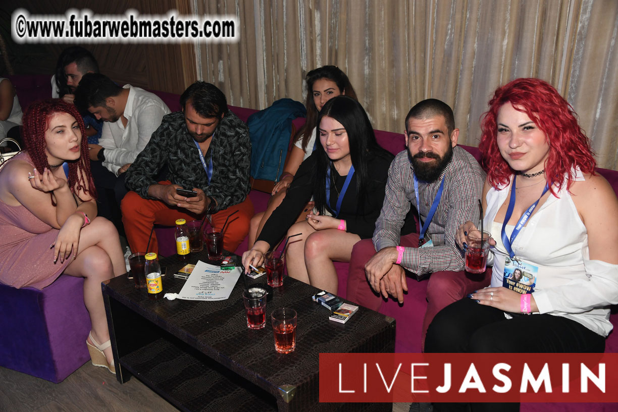 FreeWebCams White Party