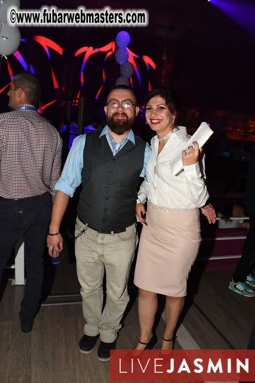 FreeWebCams White Party