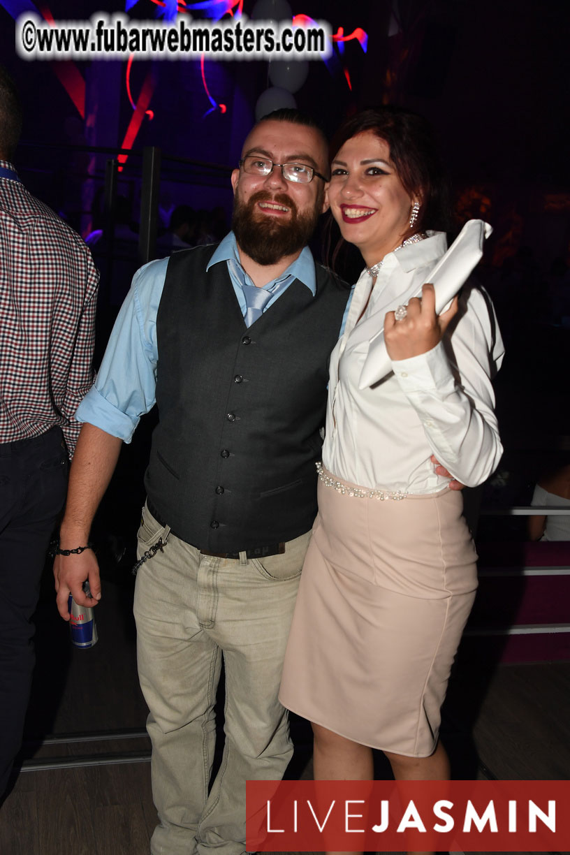 FreeWebCams White Party