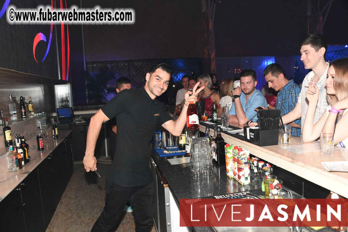 FreeWebCams White Party