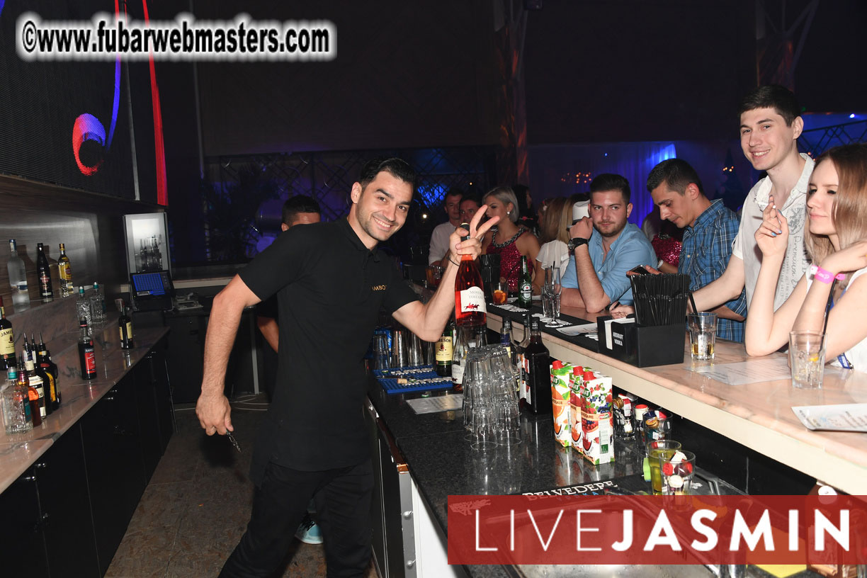 FreeWebCams White Party