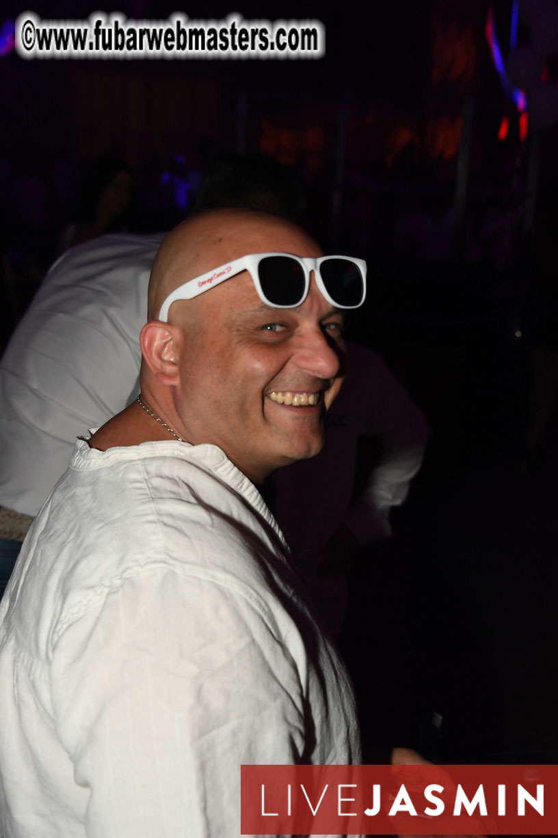 FreeWebCams White Party