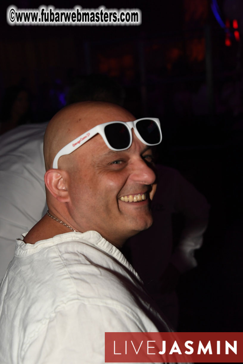 FreeWebCams White Party