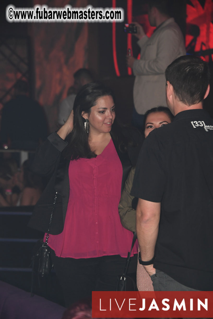 FreeWebCams White Party