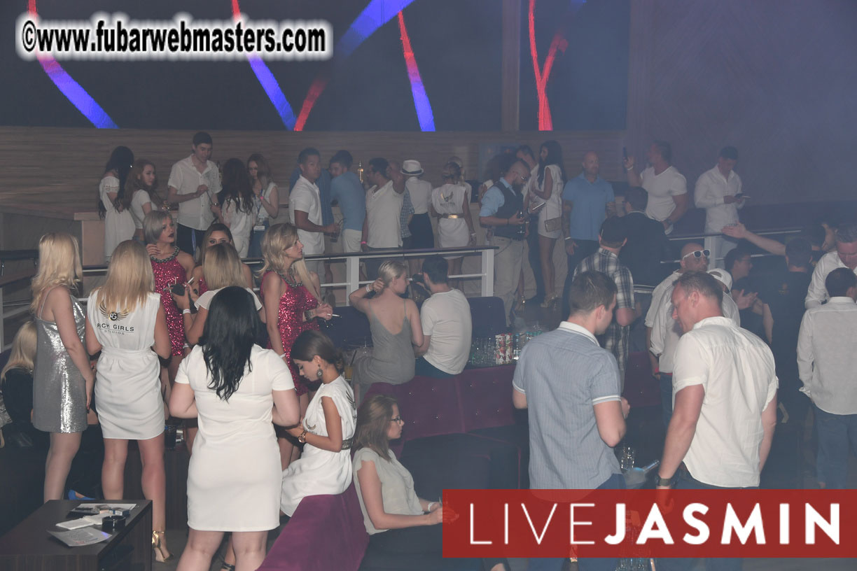 FreeWebCams White Party