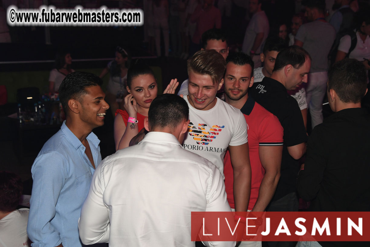 FreeWebCams White Party