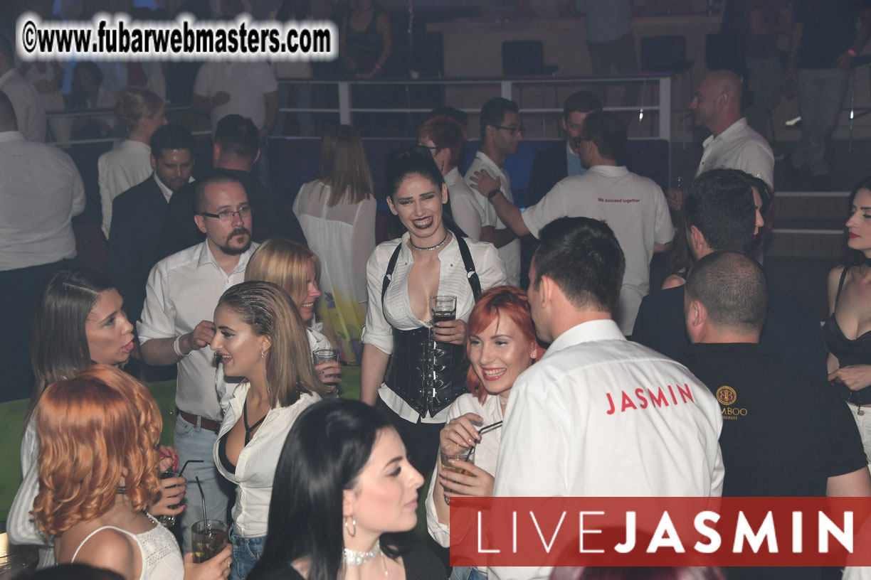 FreeWebCams White Party