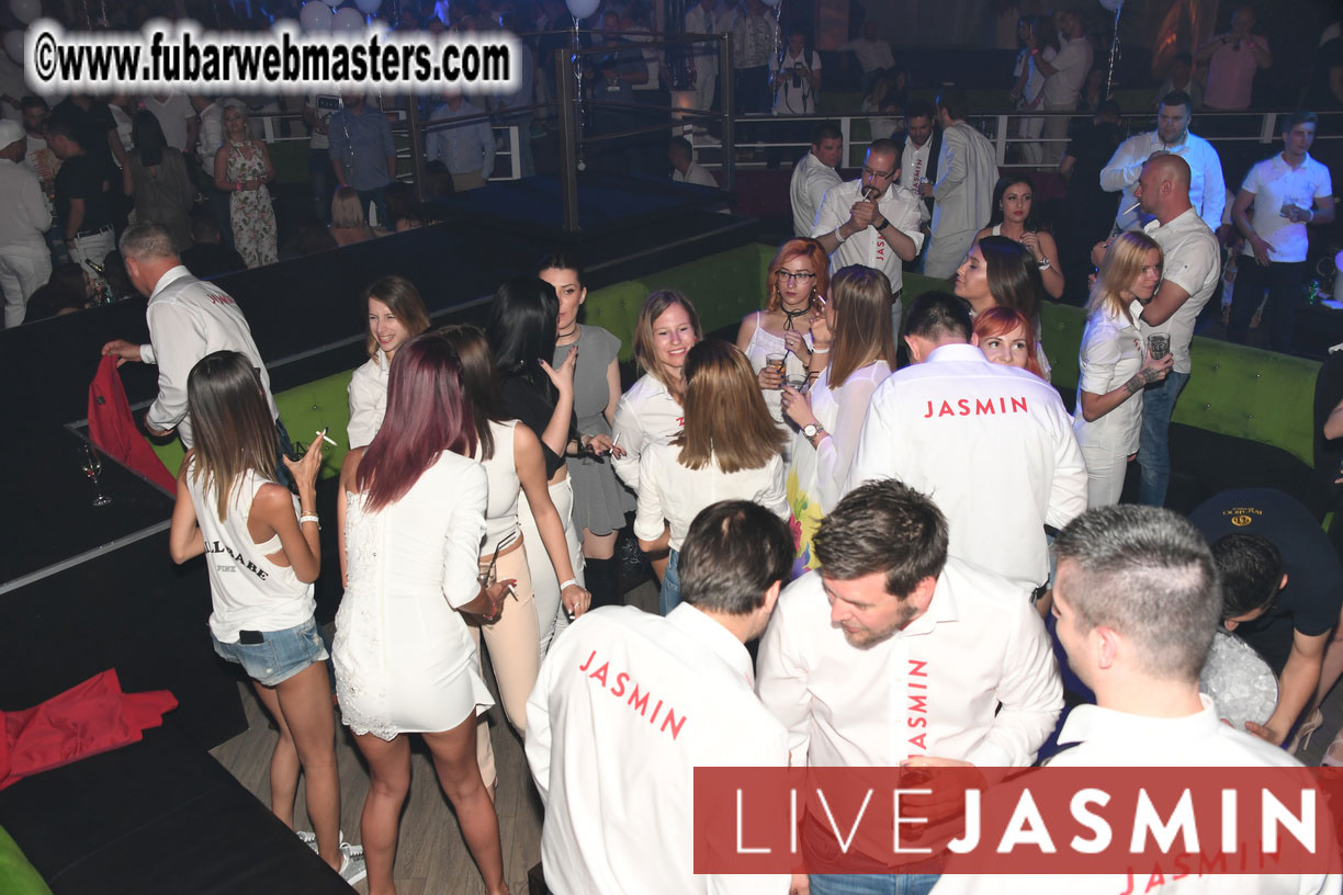 FreeWebCams White Party