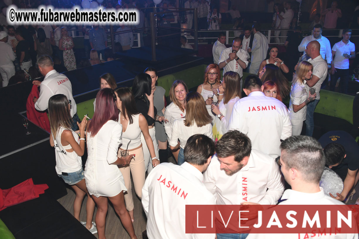 FreeWebCams White Party