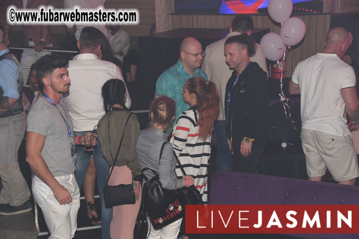 FreeWebCams White Party