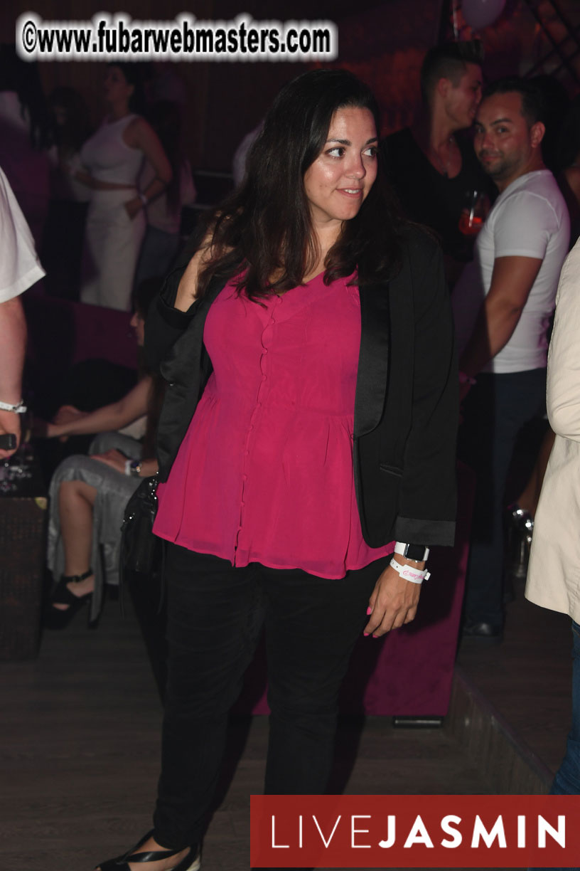 FreeWebCams White Party