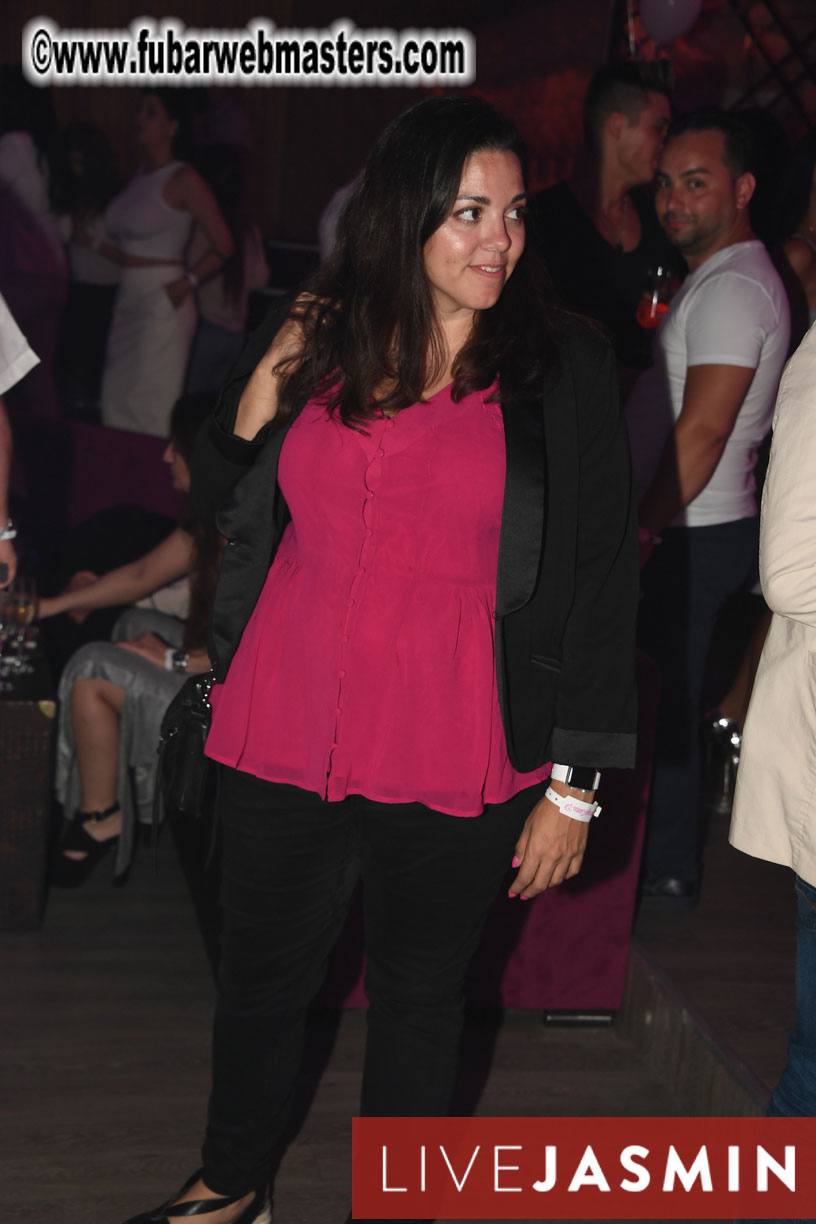 FreeWebCams White Party