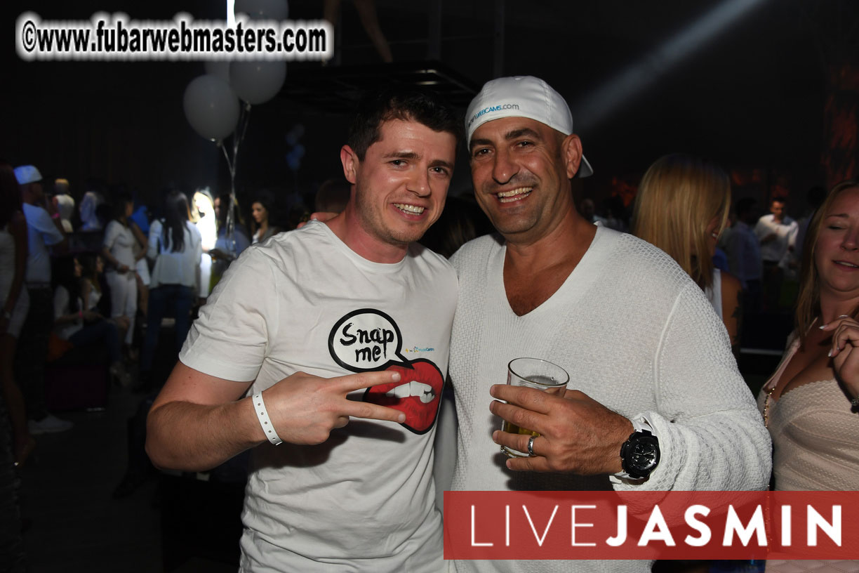 FreeWebCams White Party