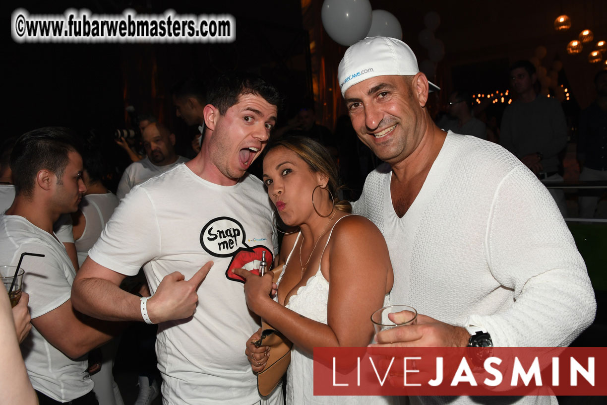 FreeWebCams White Party