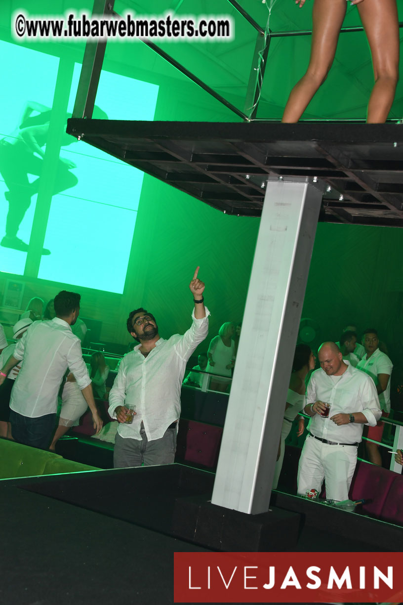 FreeWebCams White Party