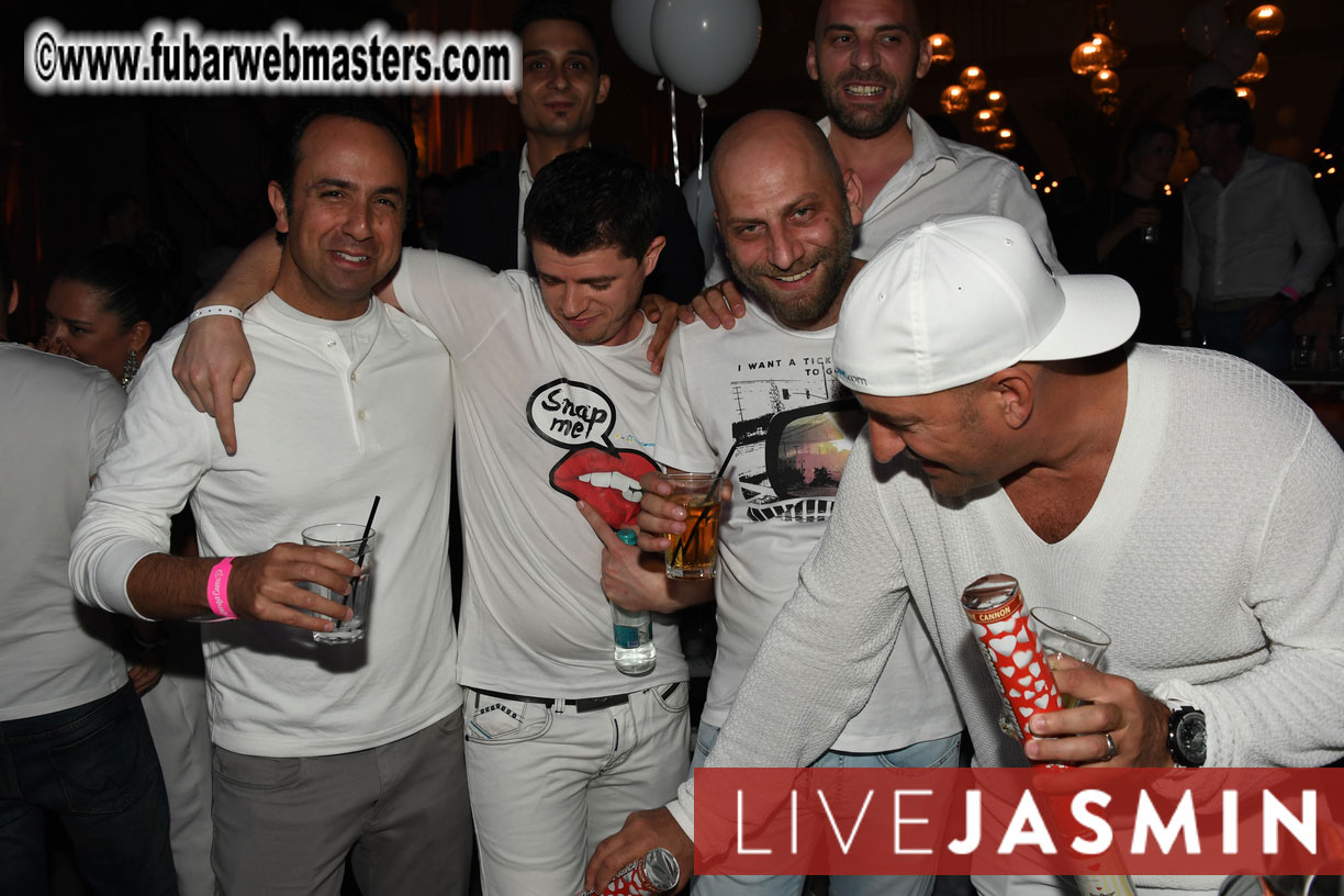 FreeWebCams White Party