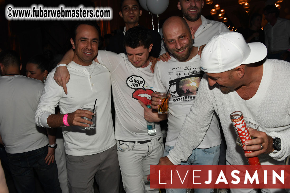 FreeWebCams White Party