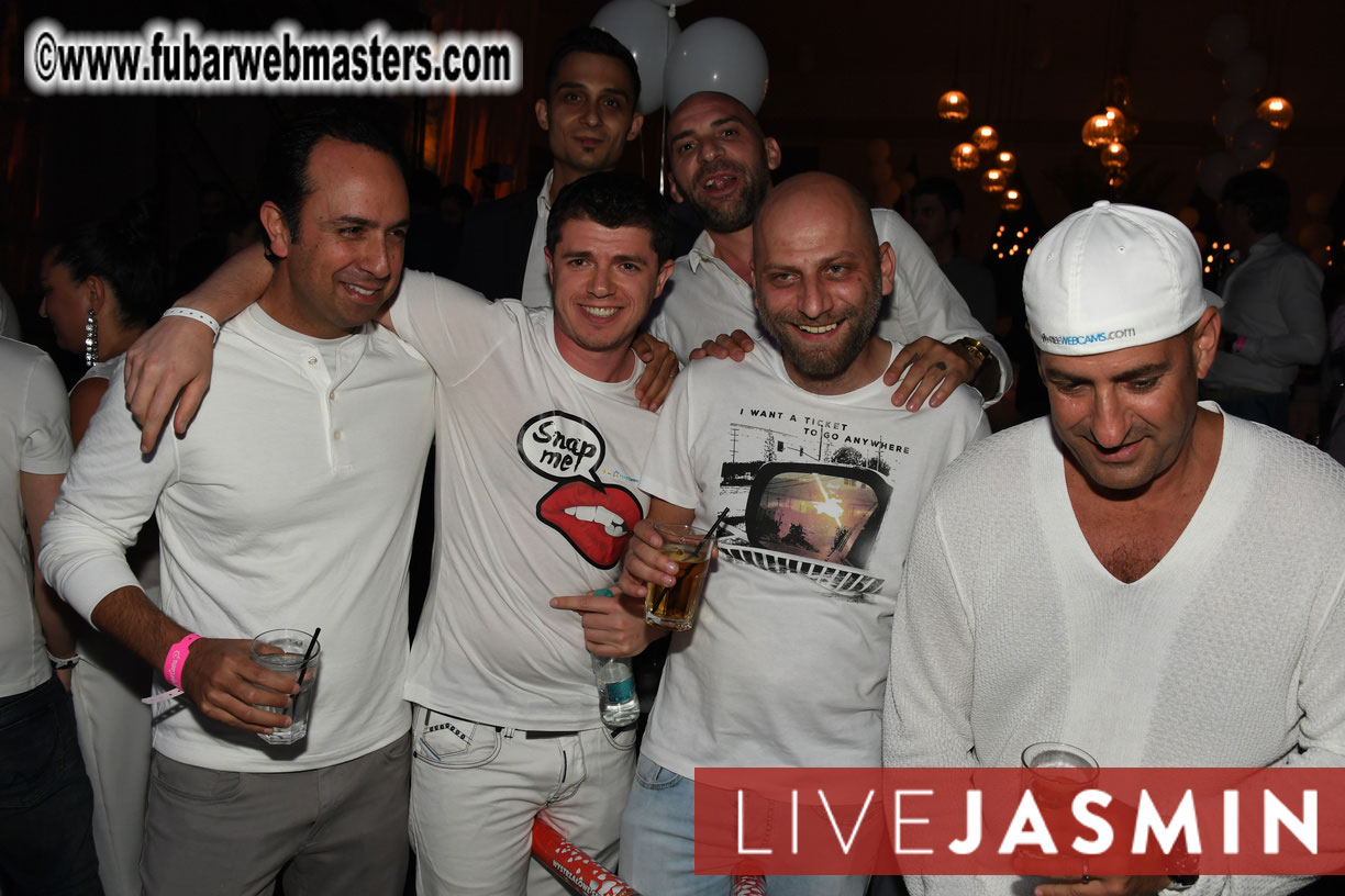 FreeWebCams White Party