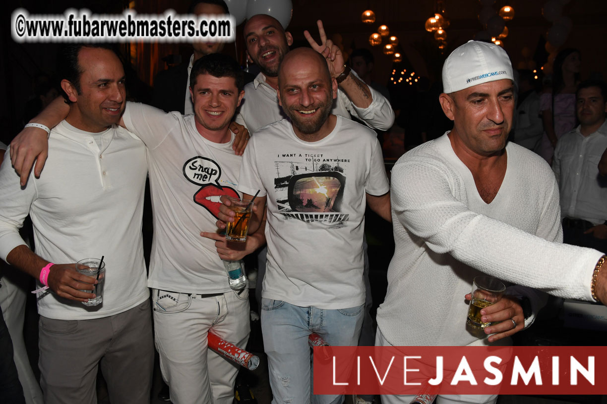 FreeWebCams White Party